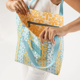 ALOHA Lei Life Reversible Tote Honey/Tide